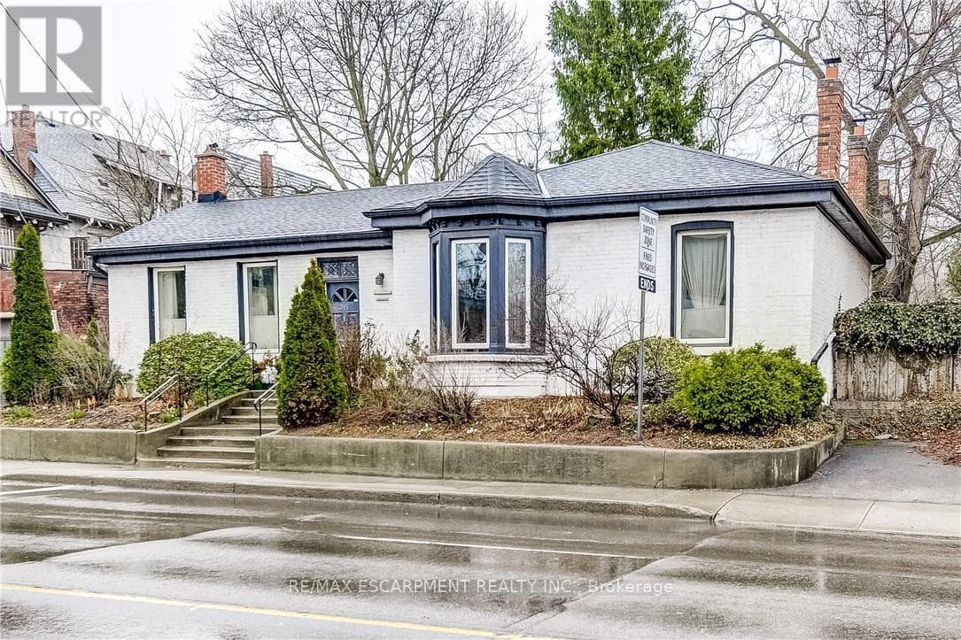 315 ABERDEEN STREET photo 2