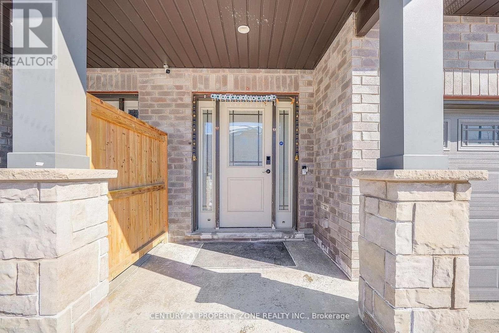 34 - 7 TAYLOR DRIVE photo 4