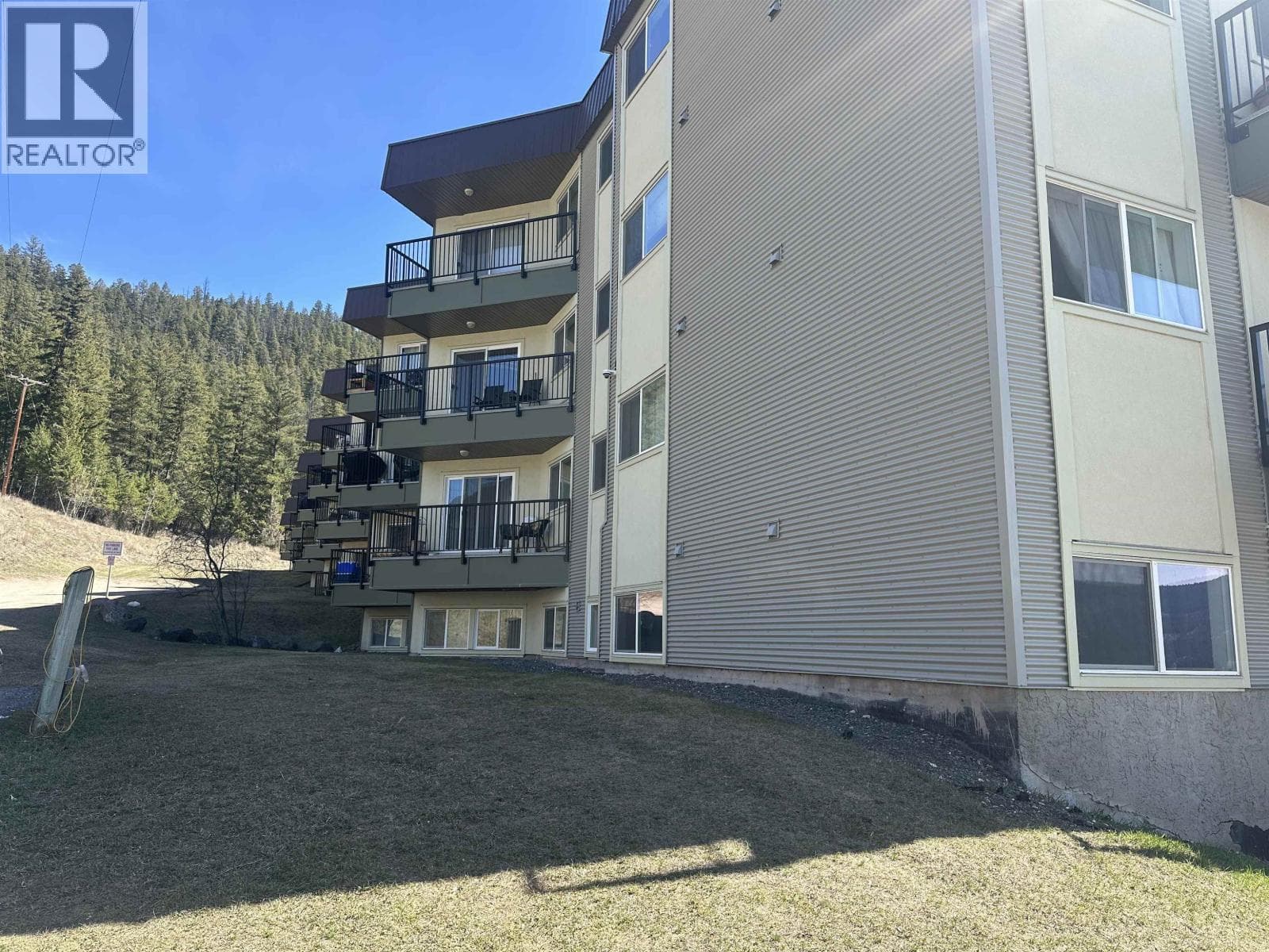 2 bed 1 bath single family at 307 280 BROADWAY AVENUE — $108,000