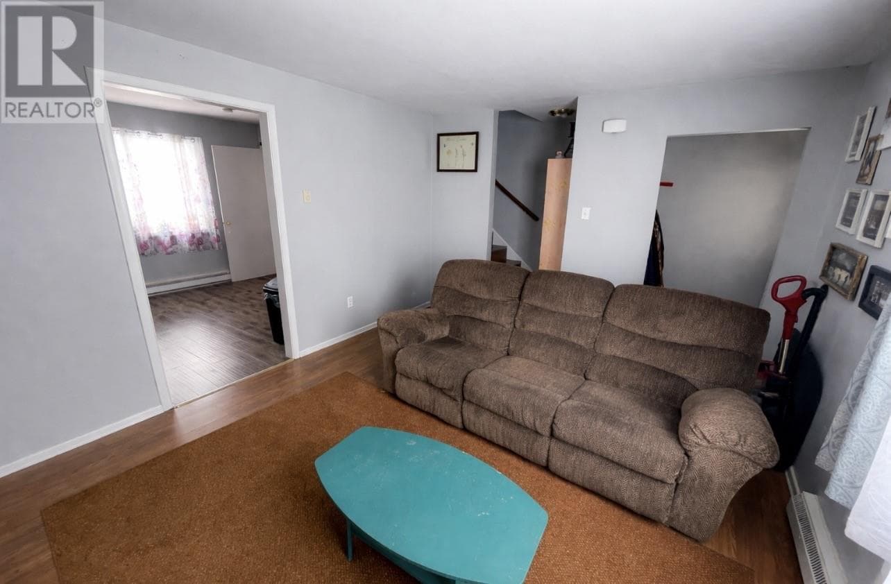 44 Adams Avenue photo 4