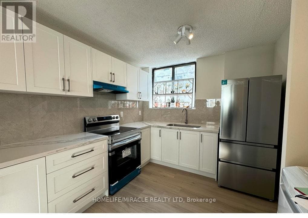3 bed 2 bath single family at 303 - 665 KENNEDY ROAD — $485,000