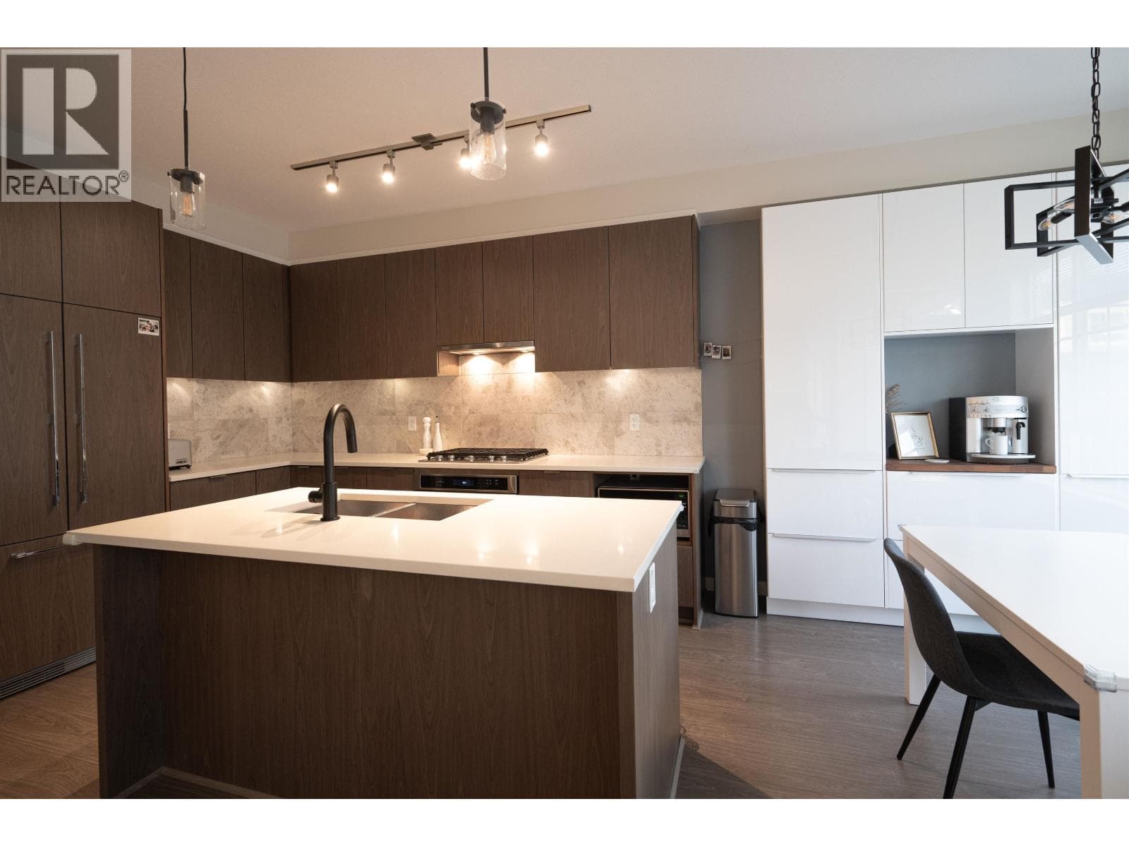 45 5510 ADMIRAL WAY photo 4