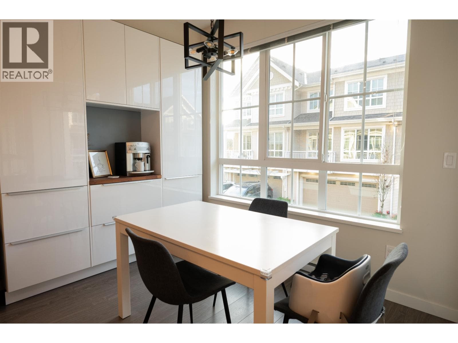 45 5510 ADMIRAL WAY photo 5