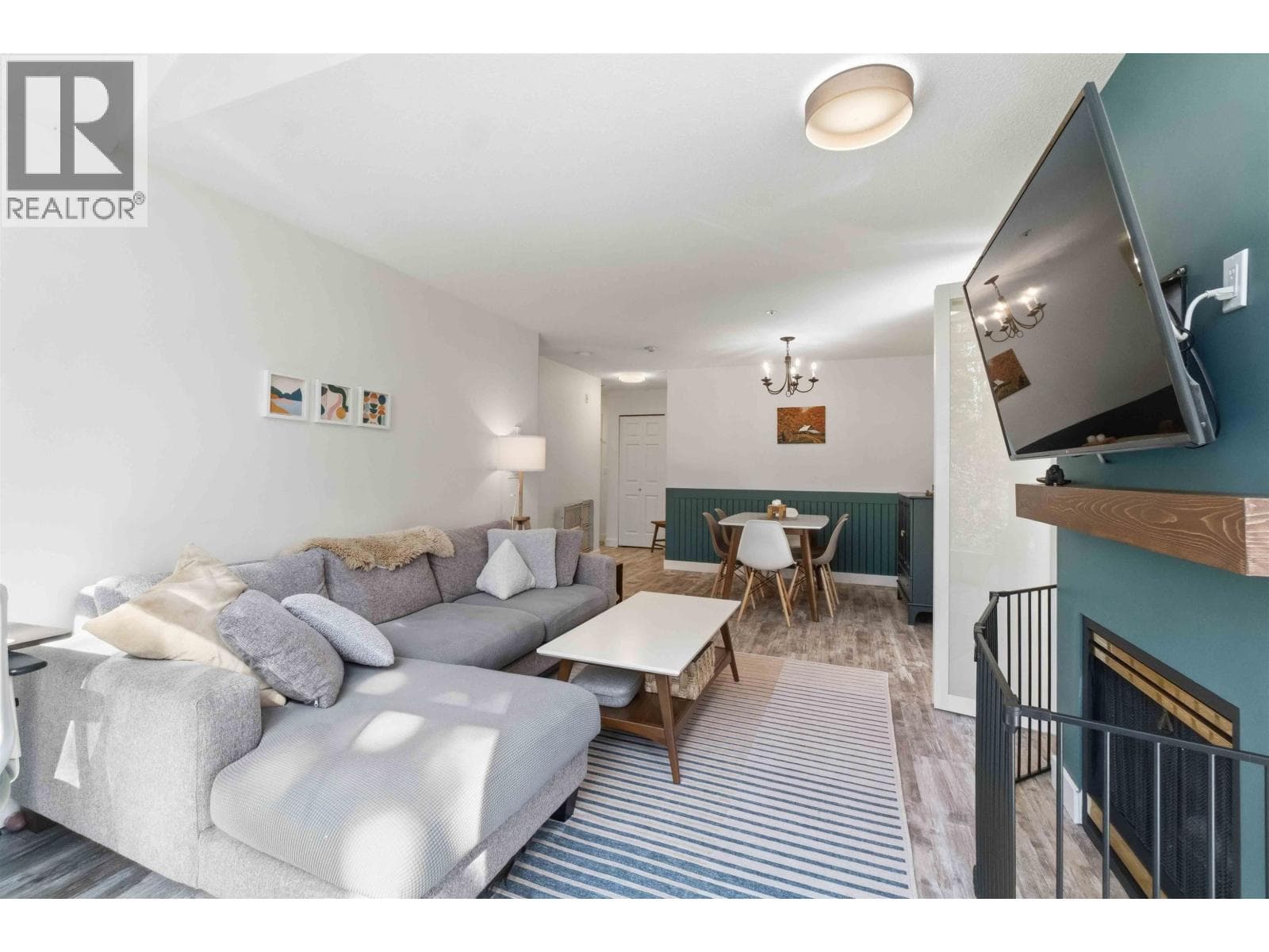 416 2678 DIXON STREET photo 3