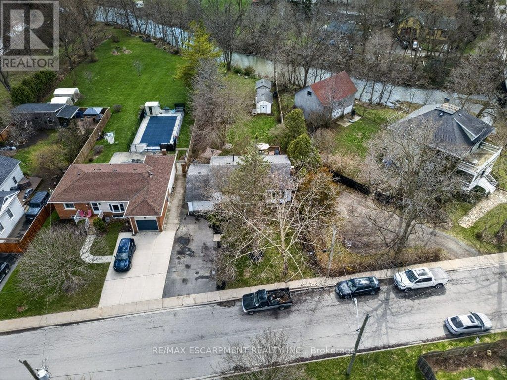 111 MILL STREET photo 4