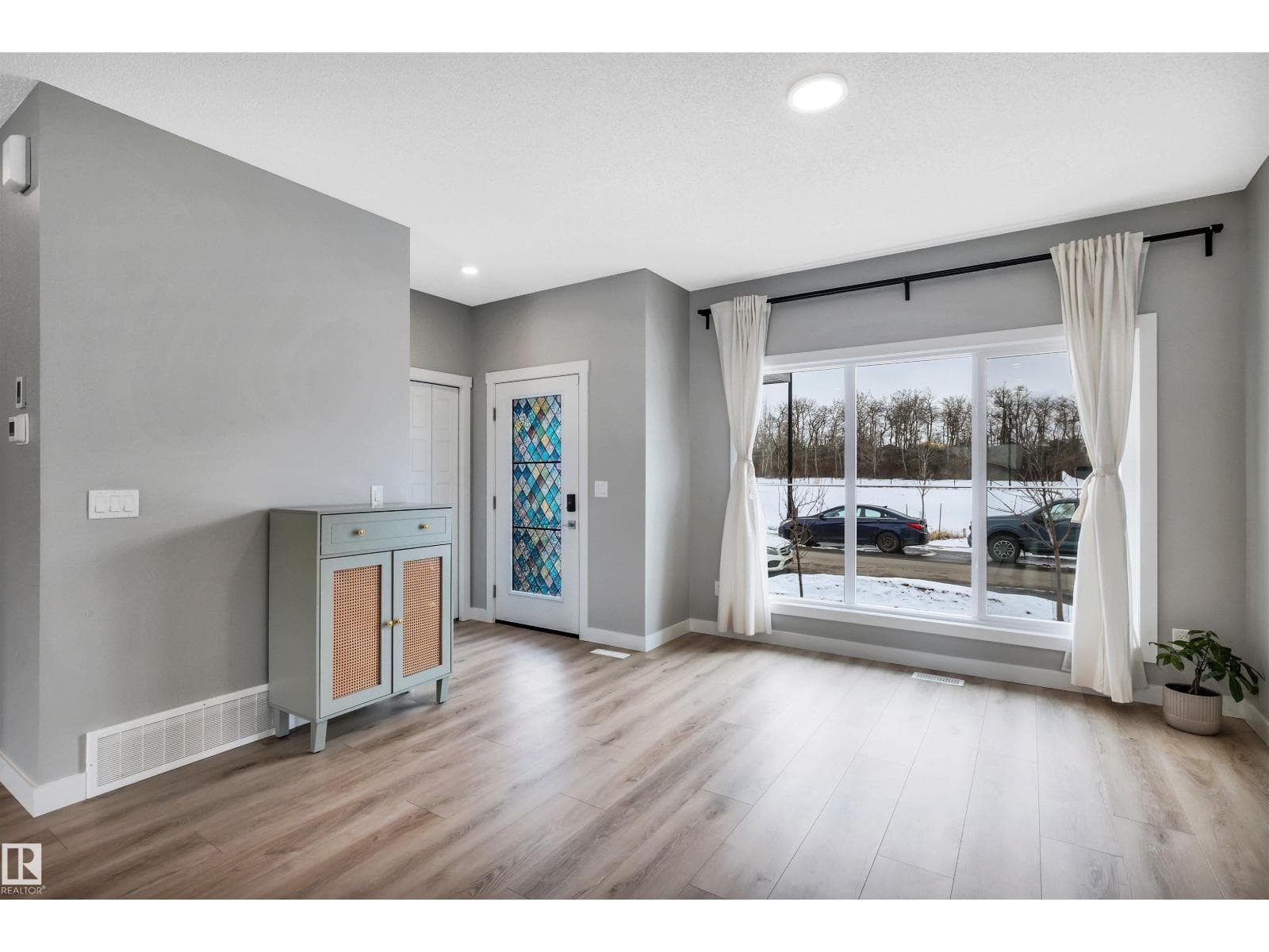 6256 175 AV NW photo 5