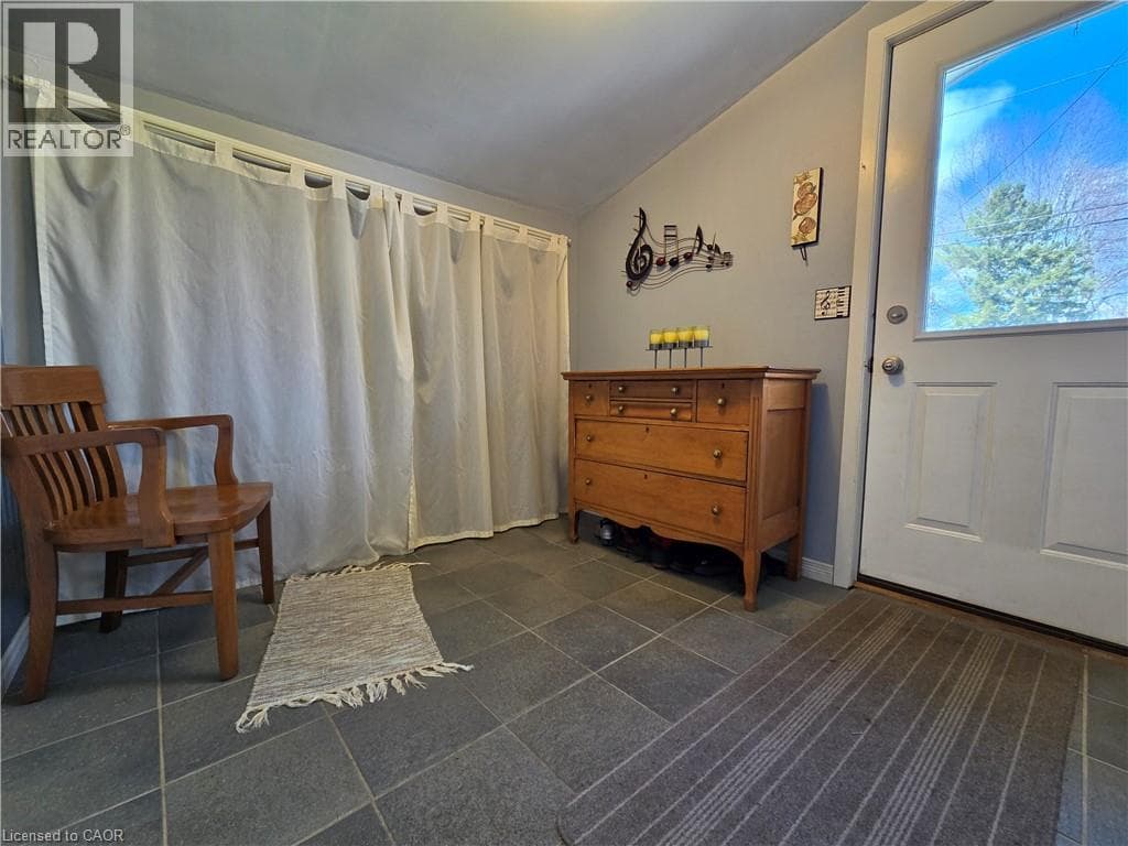 108 NEW LAKESHORE Road photo 5