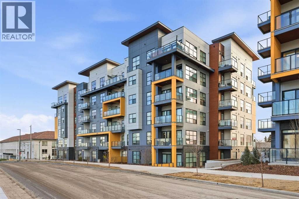1 bed 1 bath single family at 305, 370 Dieppe Drive SW — $289,000