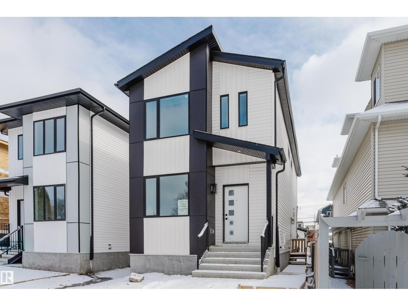 9707 157 ST NW NW photo 5