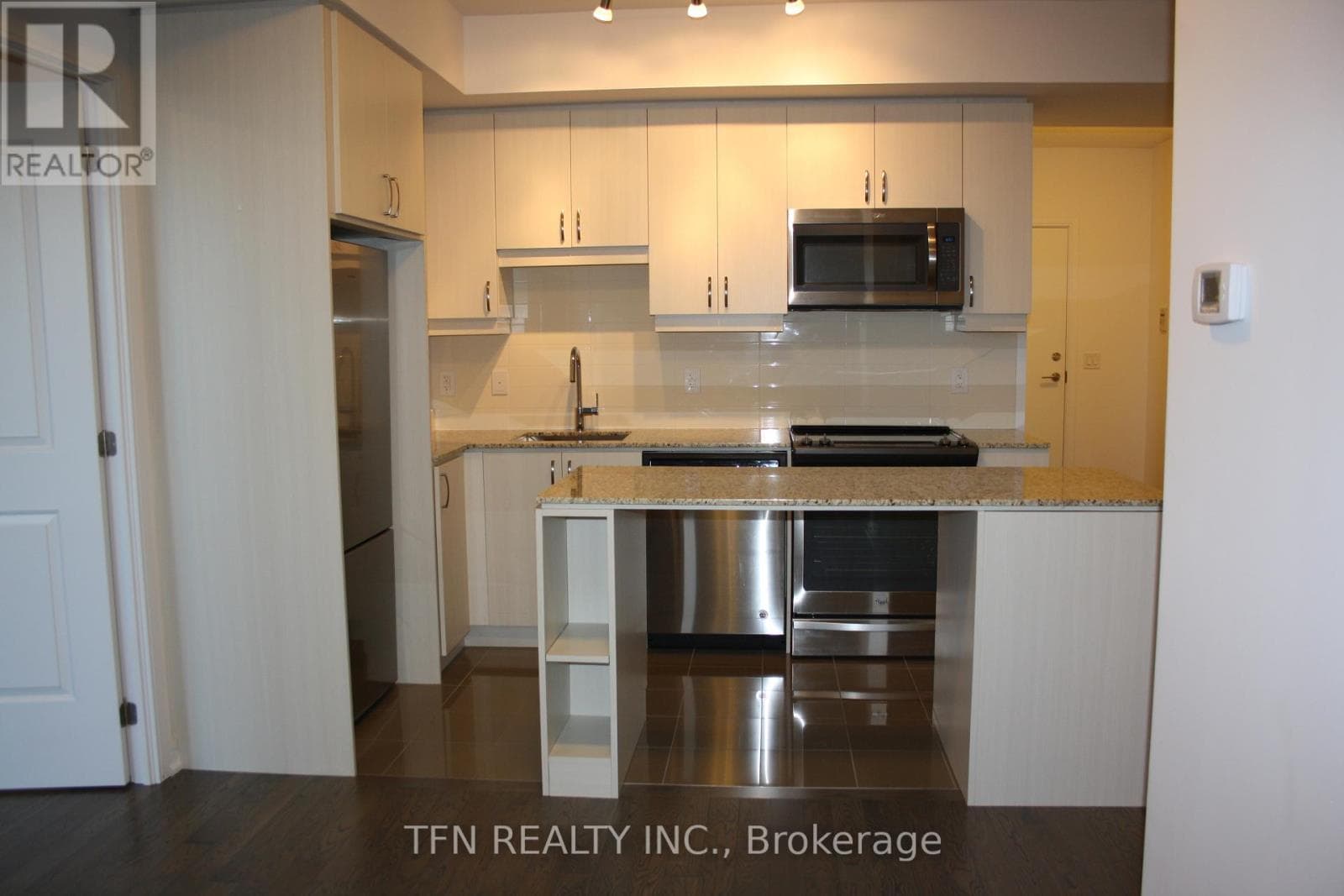 519 - 9201 YONGE STREET photo 4