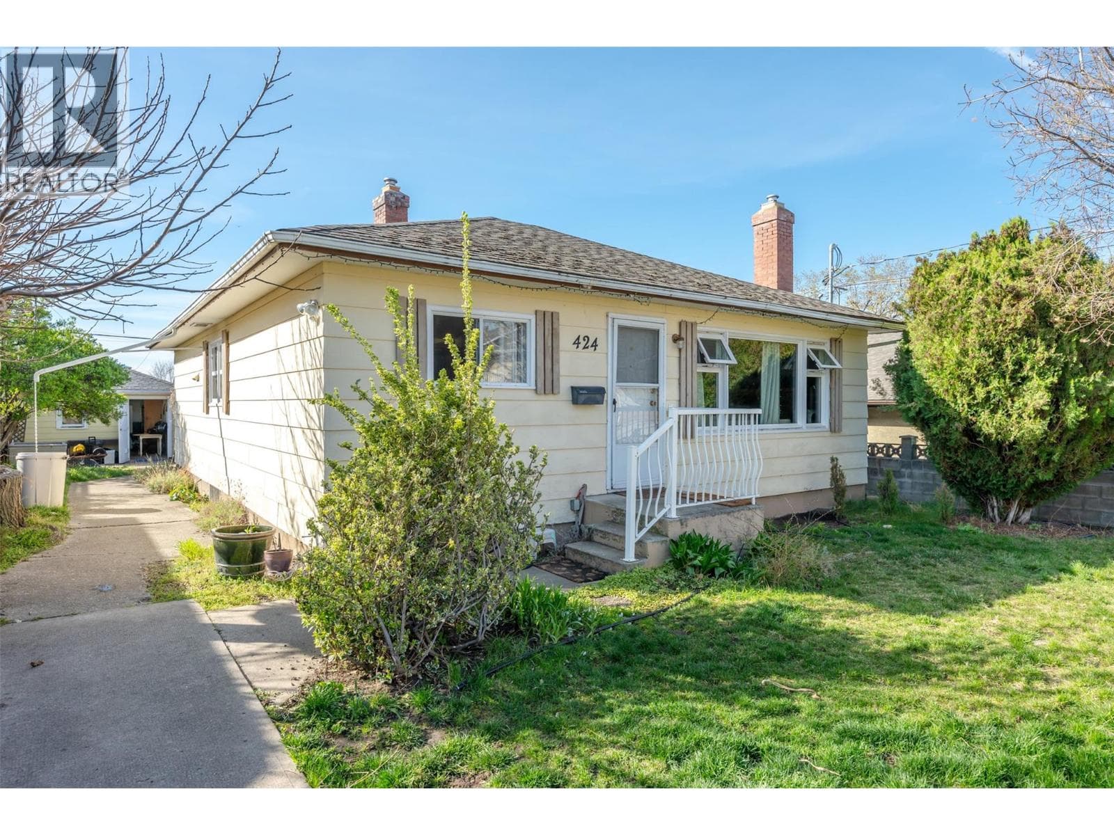 4 bed 2 bath single family at 424 Penticton Avenue — $599,000