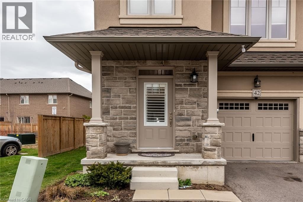 98 SHOREVIEW Place Unit# 42 photo 2