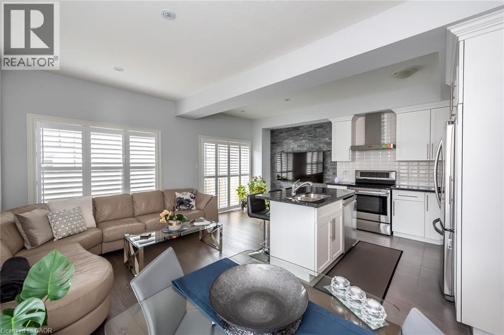 98 SHOREVIEW Place Unit# 42 photo 5