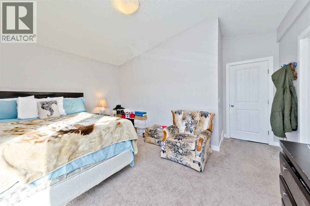 1141 35 Street SE photo 5