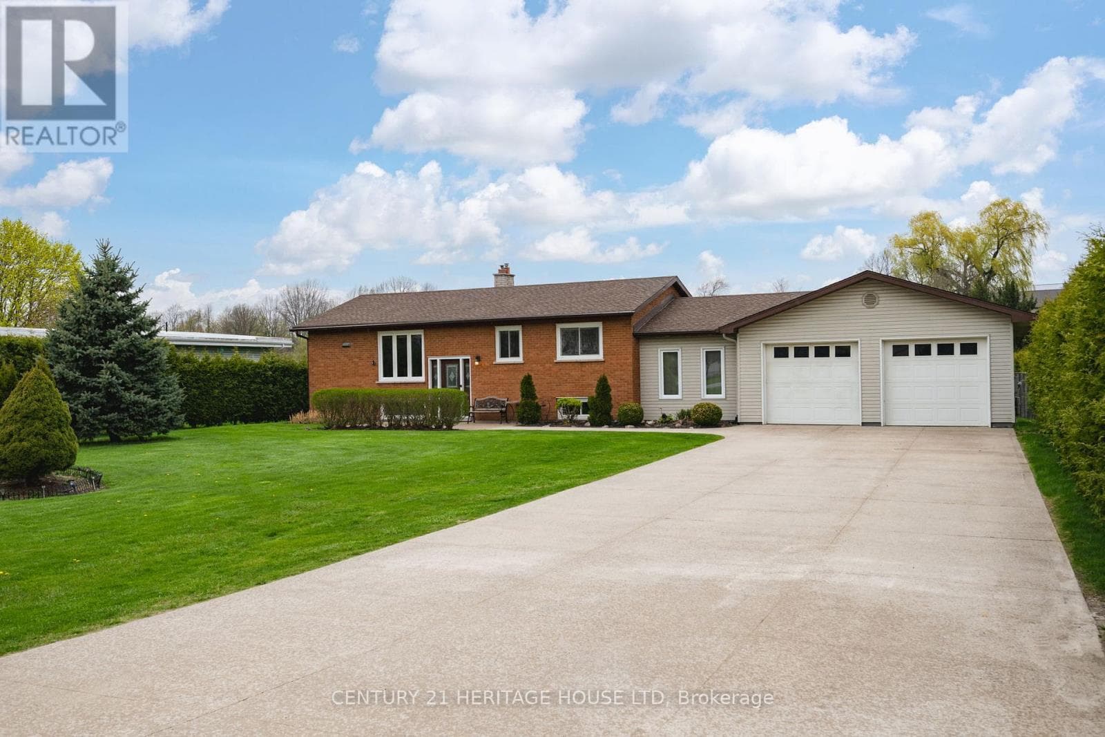2720 CATHERINE STREET photo 2