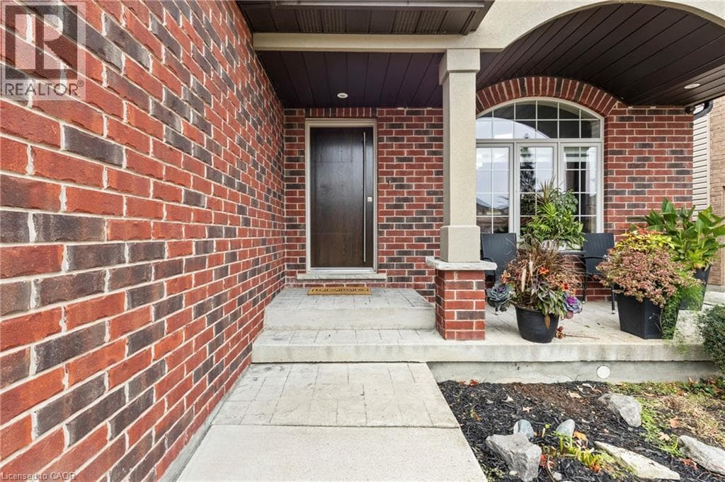 9147 HENDERSHOT Boulevard photo 3