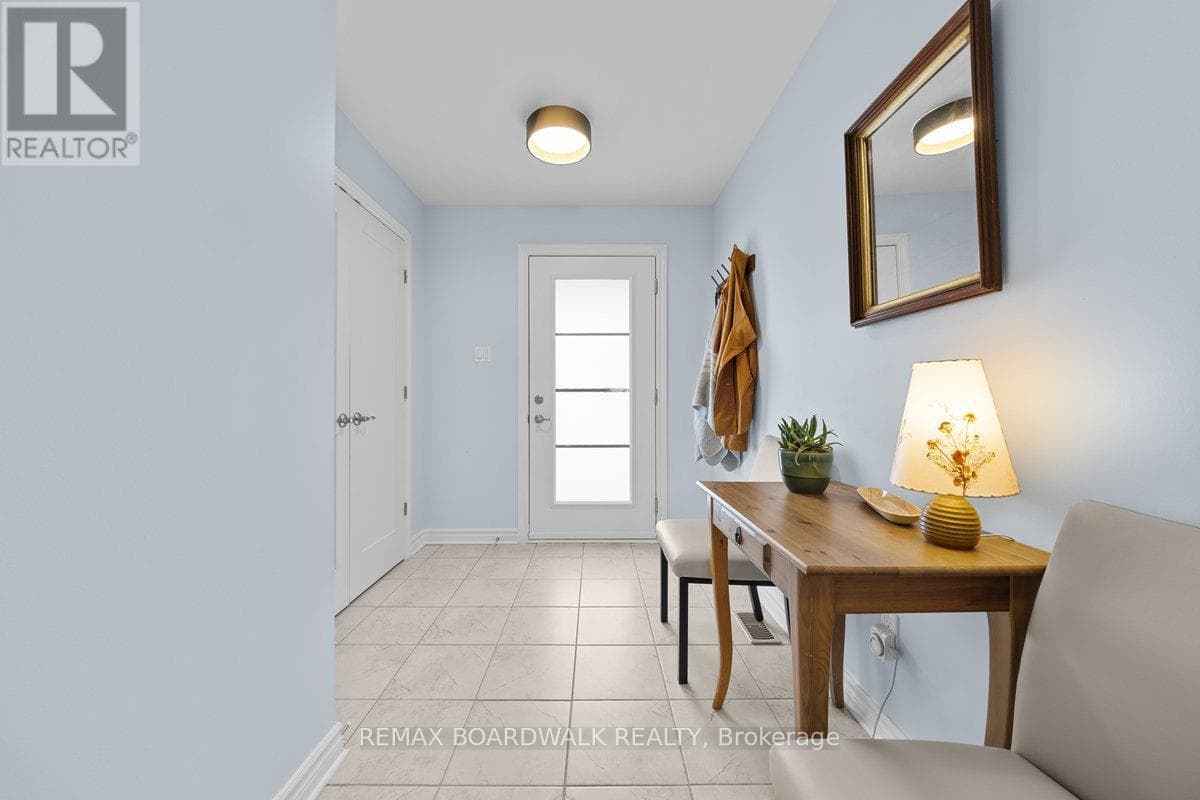 823 REAUME STREET photo 3