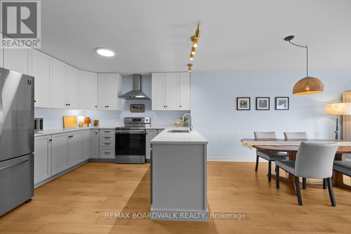823 REAUME STREET photo 5