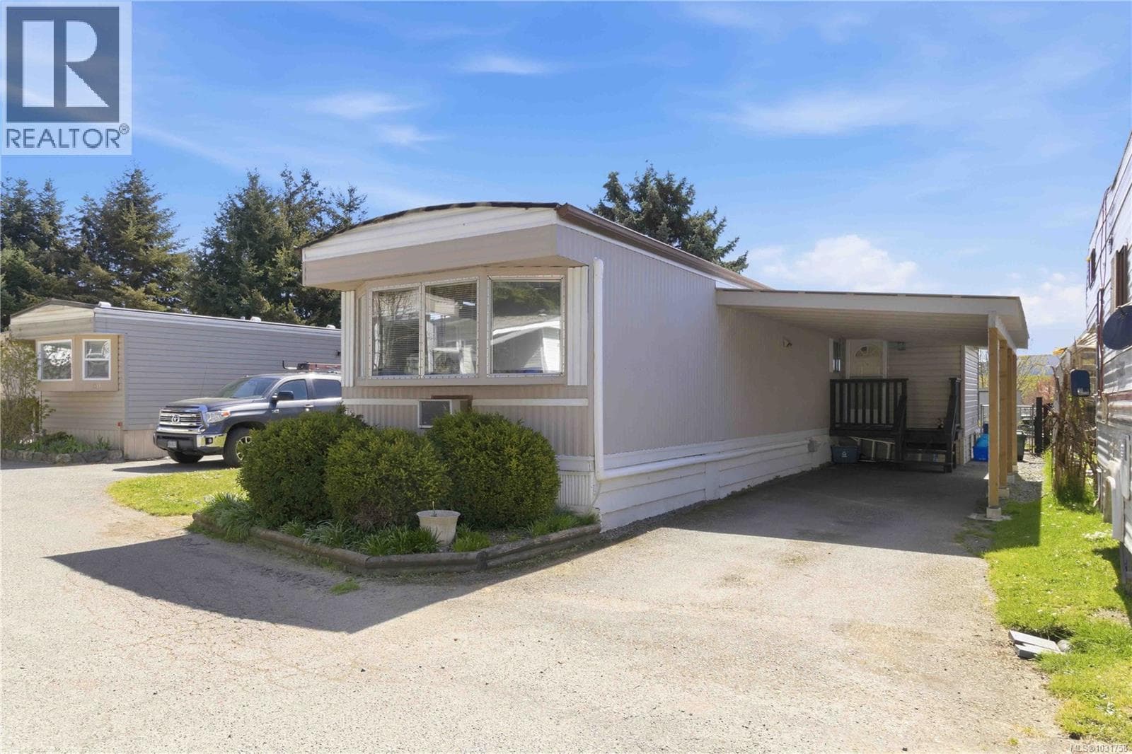48 2847 Sooke Lake Rd photo 3