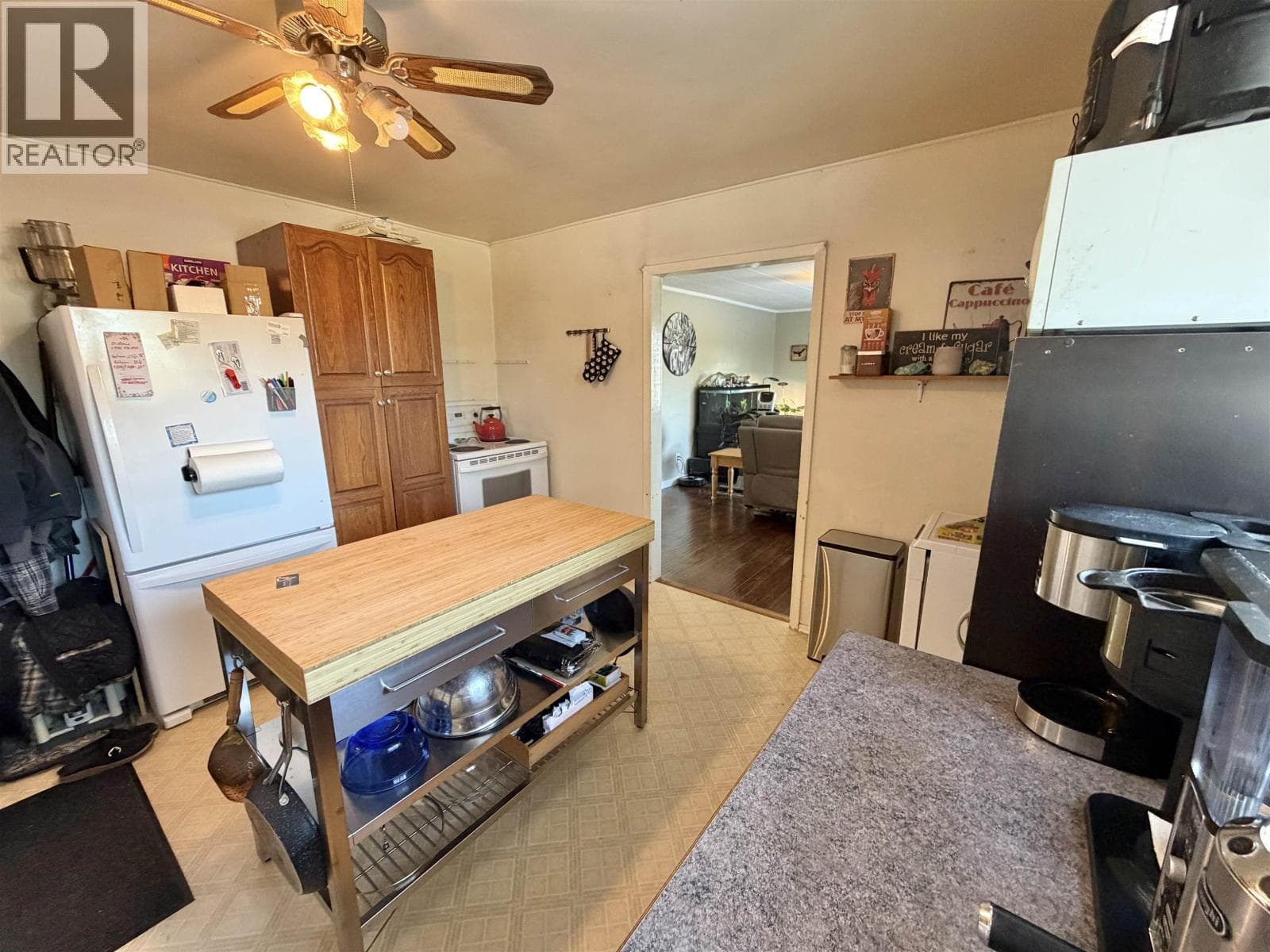 915 DOG CREEK ROAD photo 5