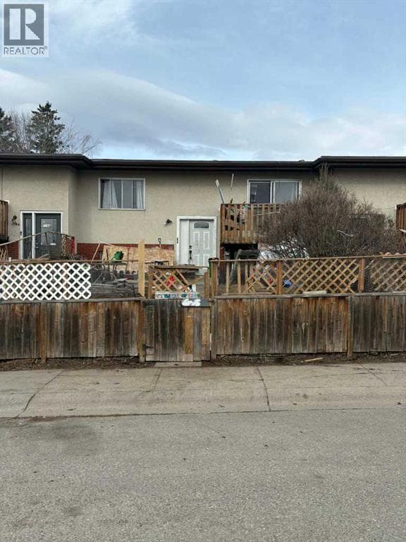 2 bed 1 bath single family at 716B Raynard Crescent SE — $243,000