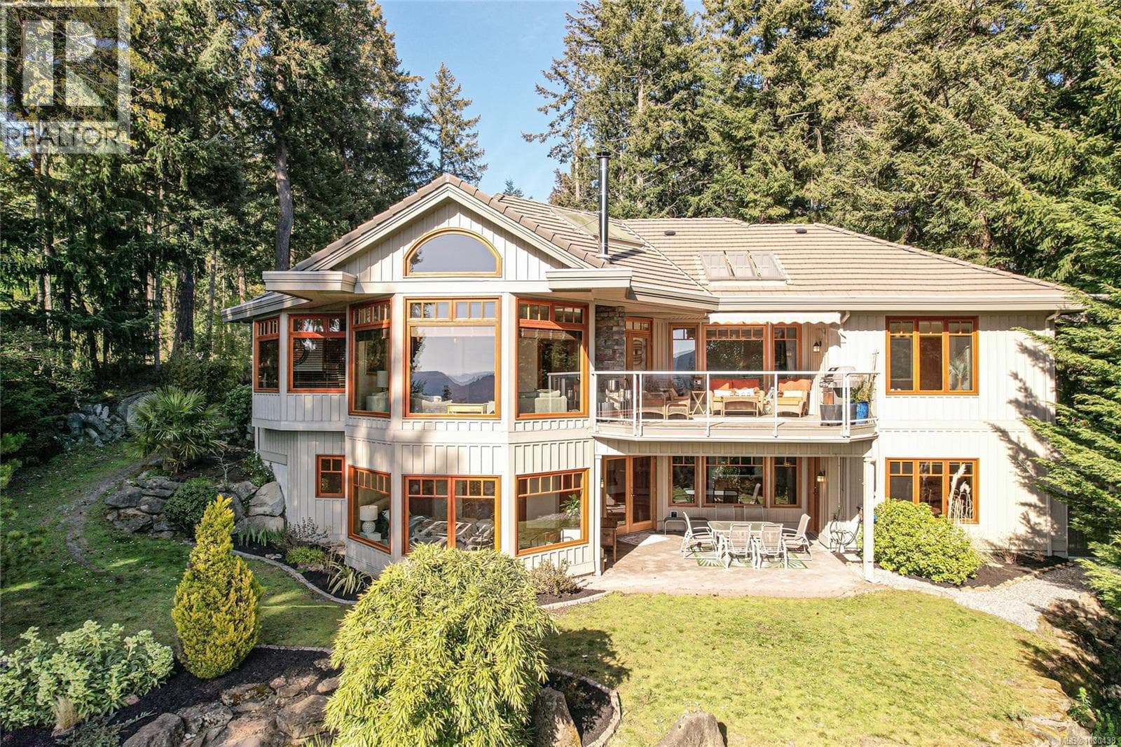 3 bed 3 bath single family at 119 Quail Cres — $1,789,000