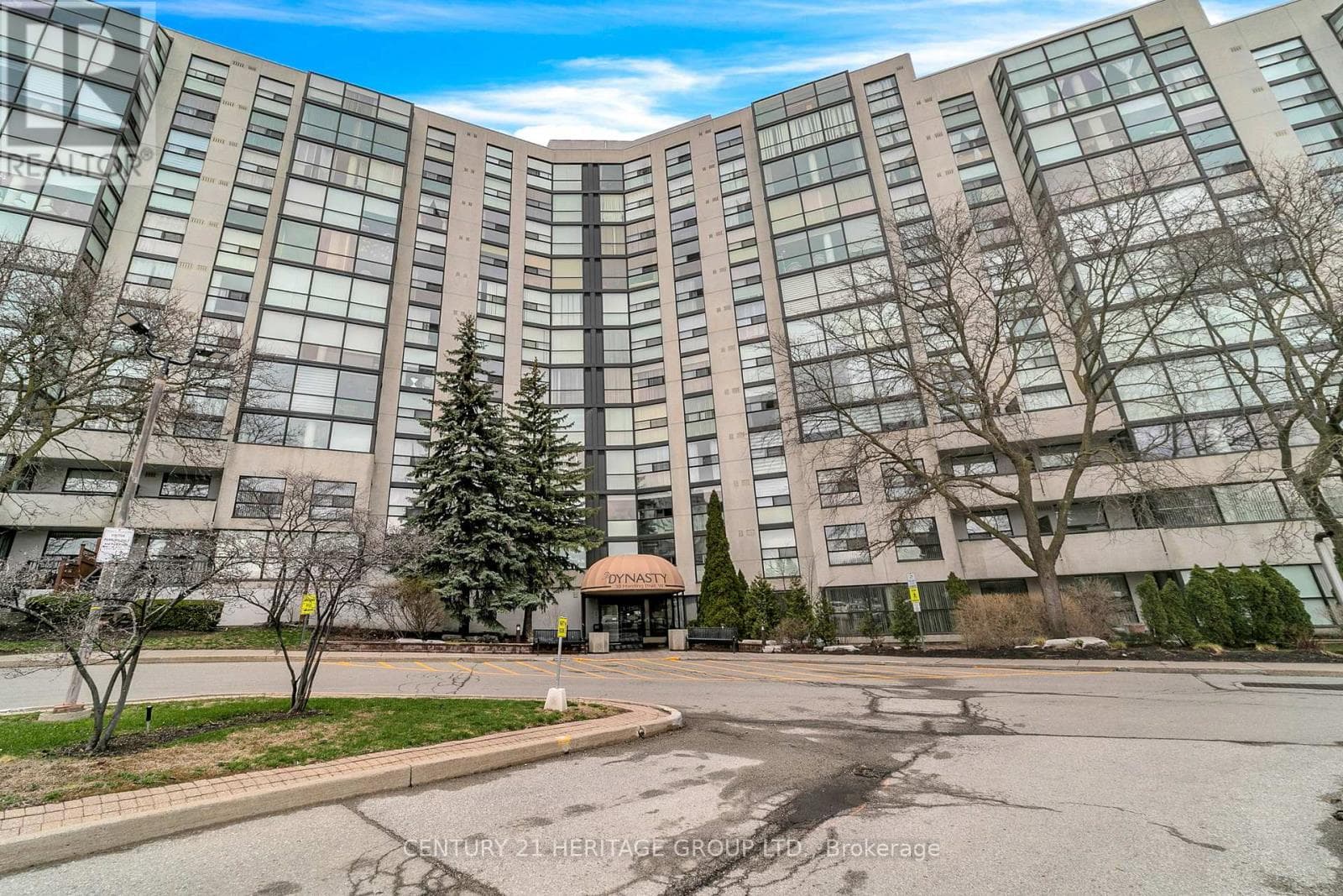 806 - 30 HARDING BOULEVARD W photo 2
