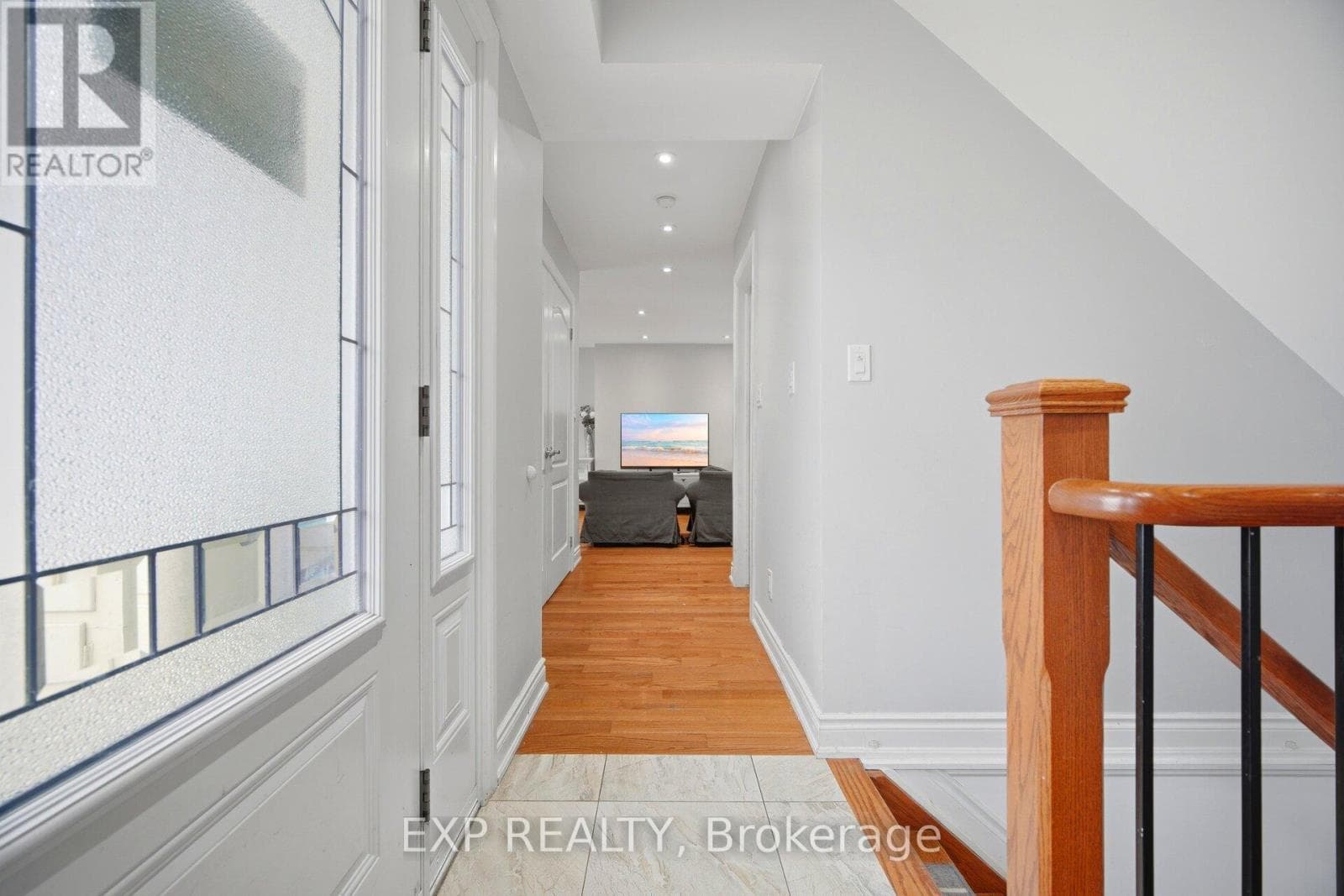 274 DEMAINE CRESCENT photo 5