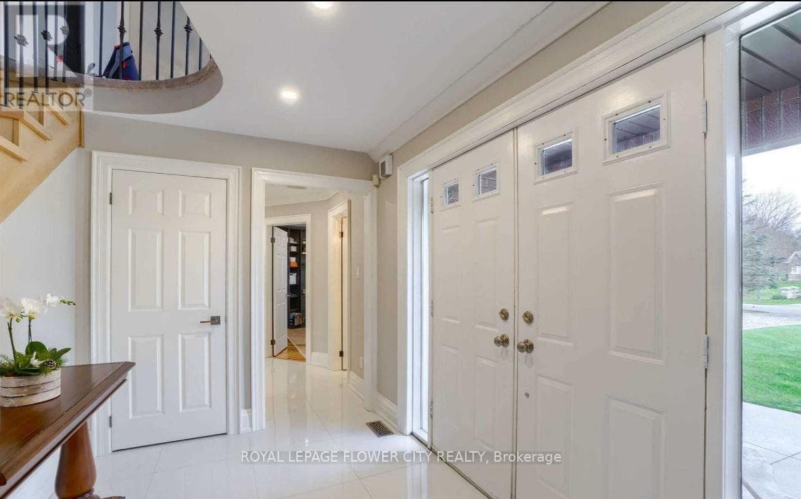 27 MCCAULEY DRIVE photo 3