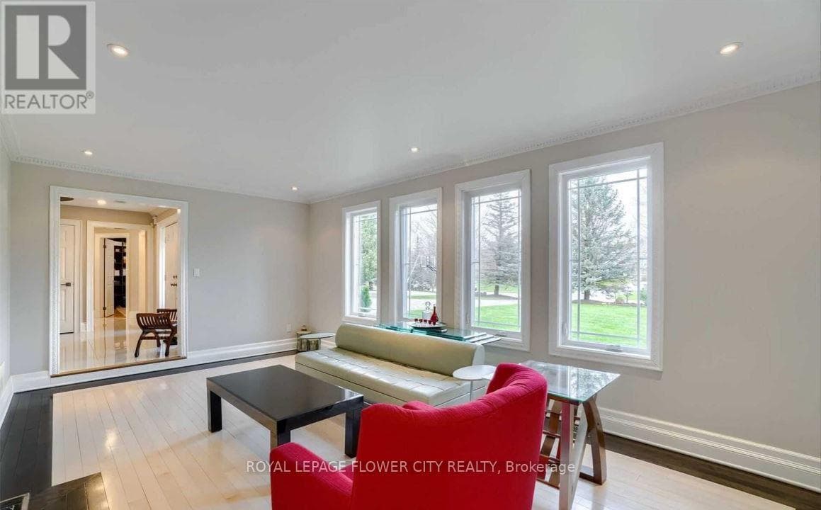 27 MCCAULEY DRIVE photo 4