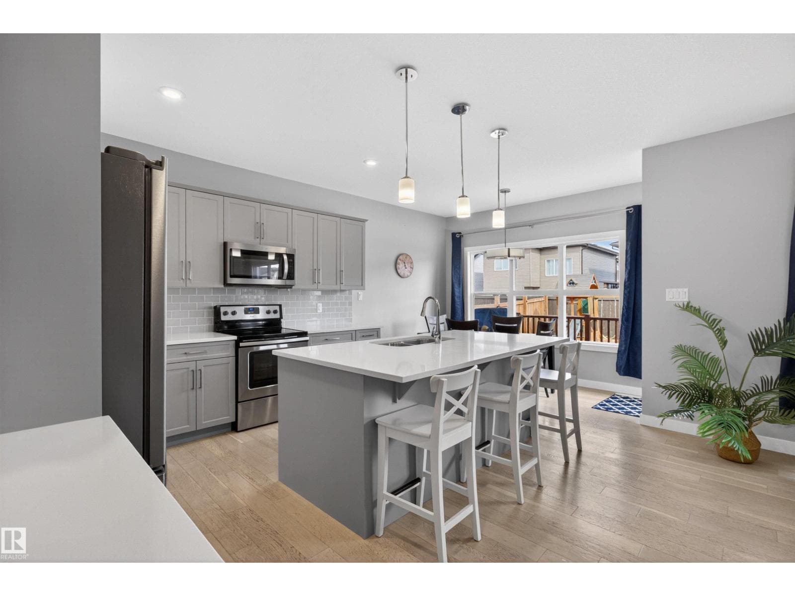 42 PRESCOTT BV — photo 5