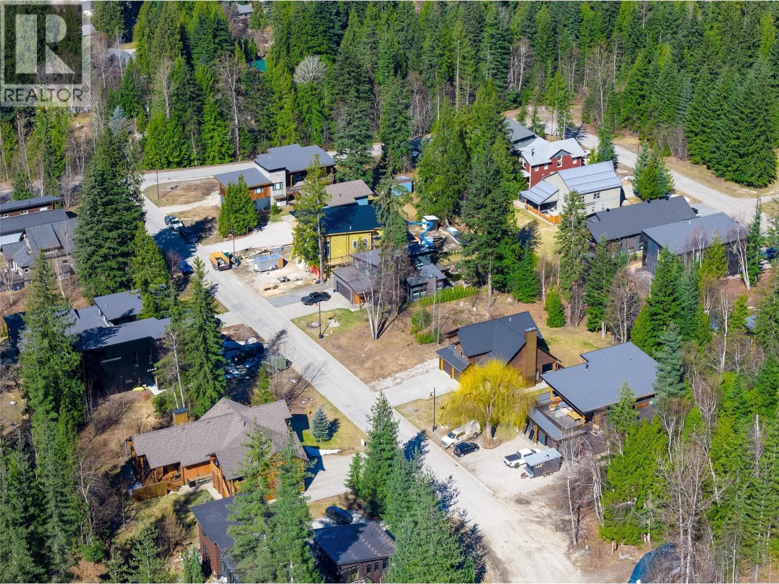2070 Mountain Gate Road photo 3