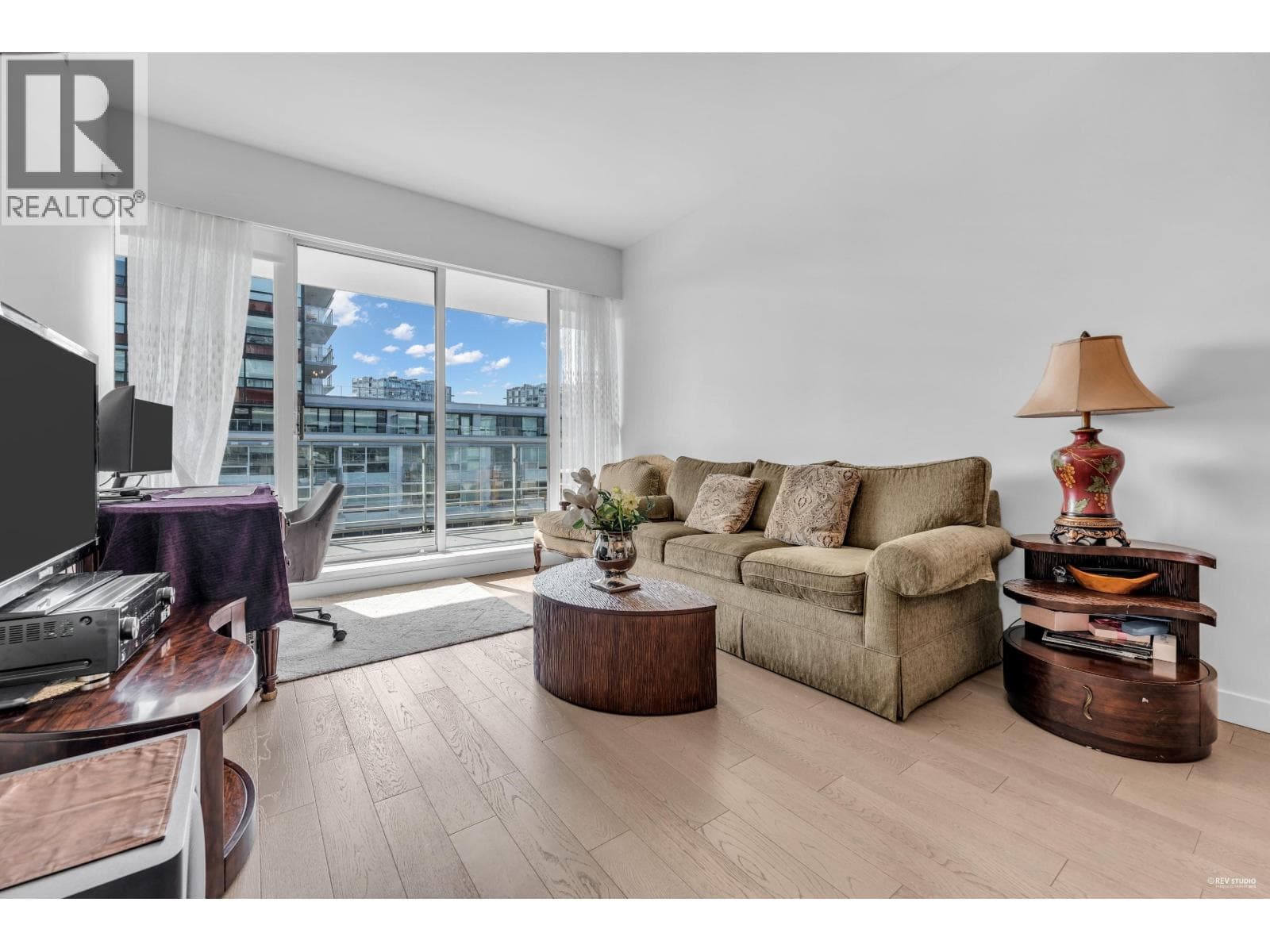 403 6699 RIVER ROAD photo 2