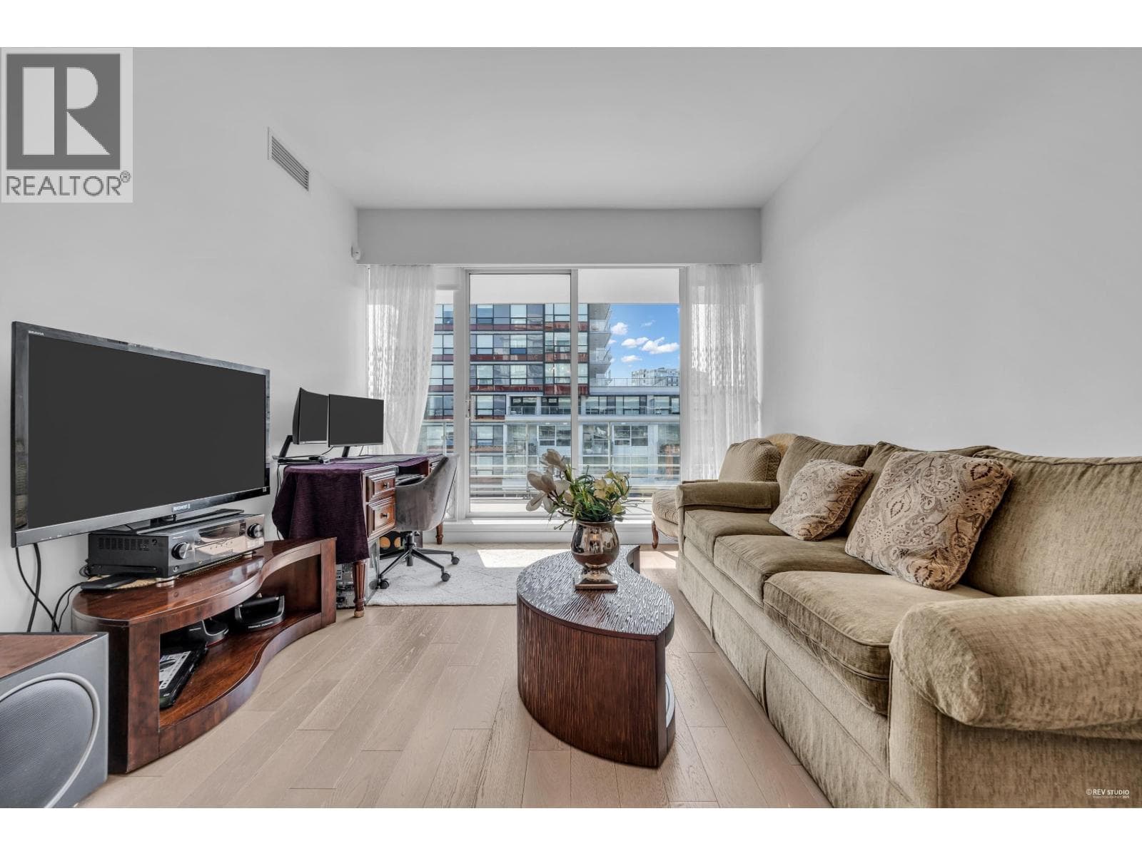 403 6699 RIVER ROAD photo 3