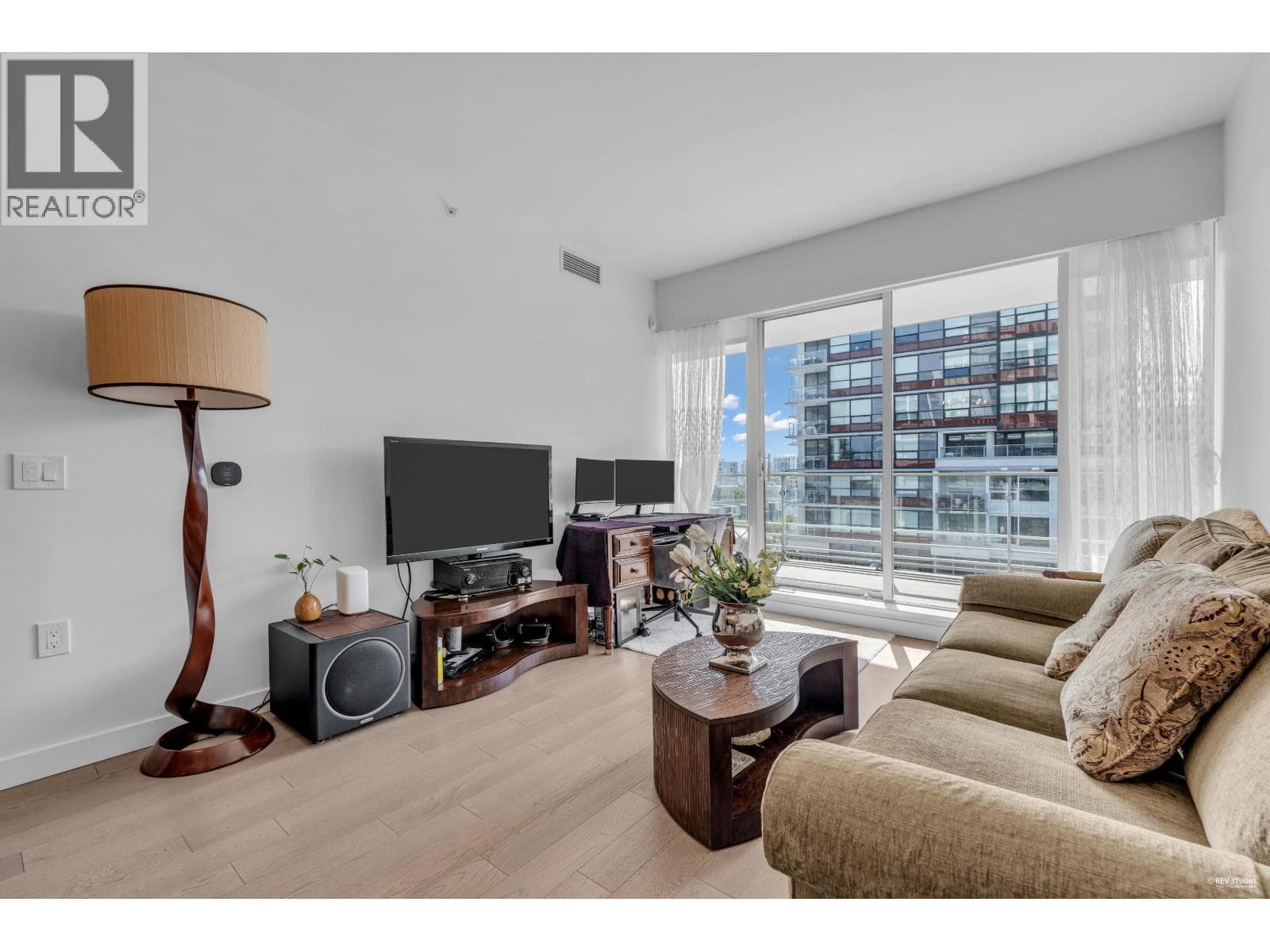 403 6699 RIVER ROAD photo 4