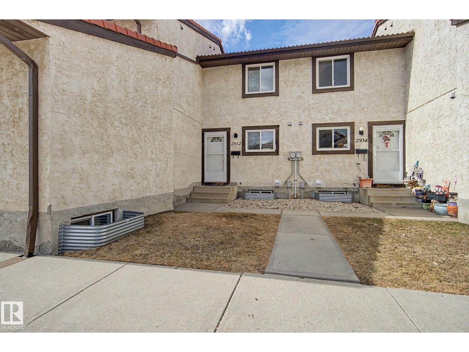 3 bed 2 bath single family at 2932 36 ST NW — $219,900