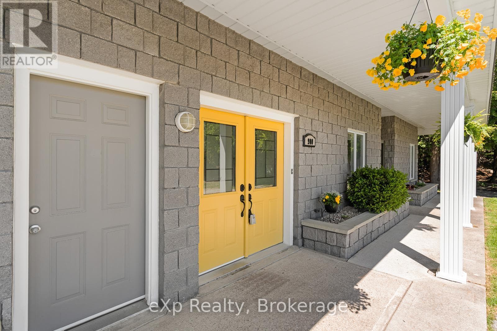 900 BERFORD STREET photo 4