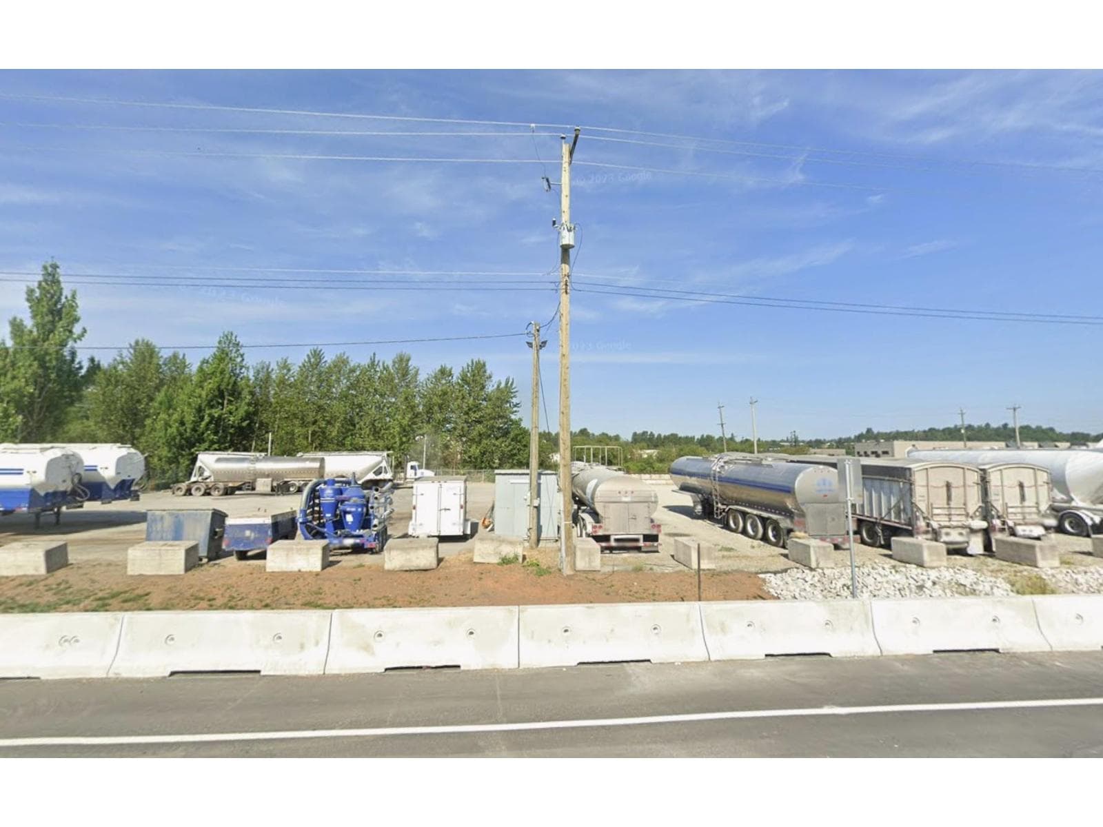 283 SUMAS WAY photo 2