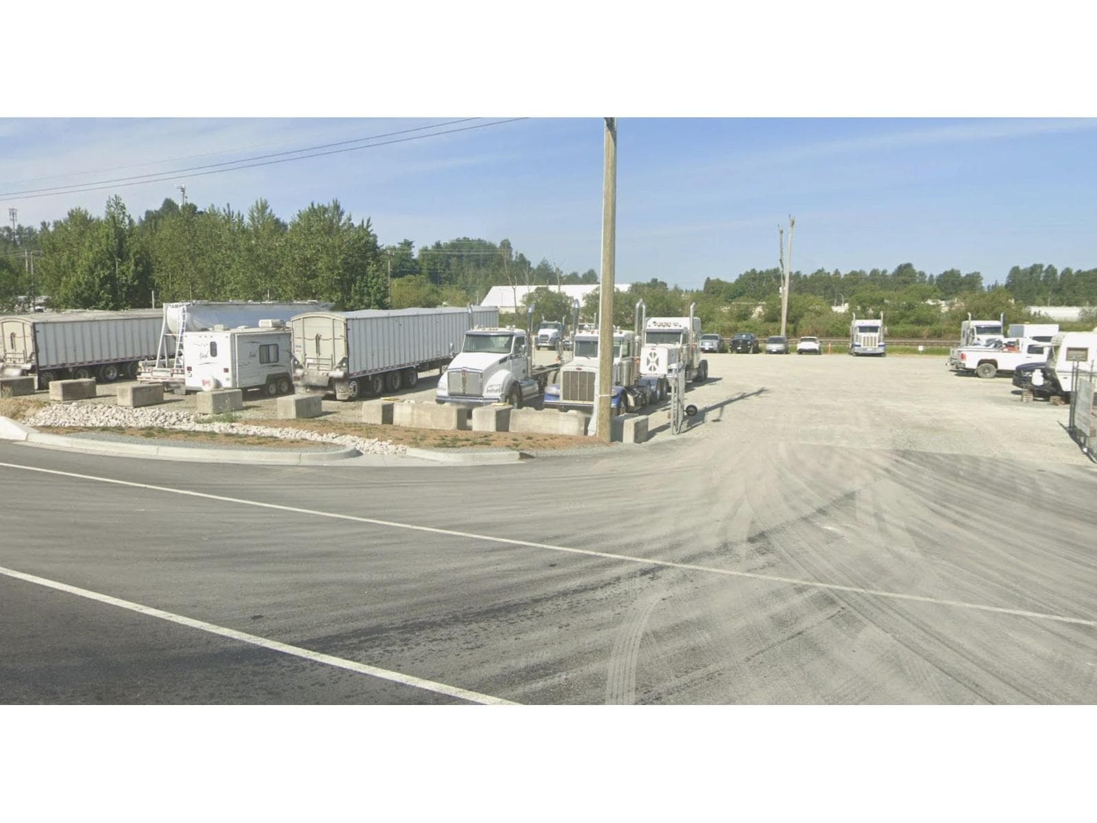 283 SUMAS WAY photo 3