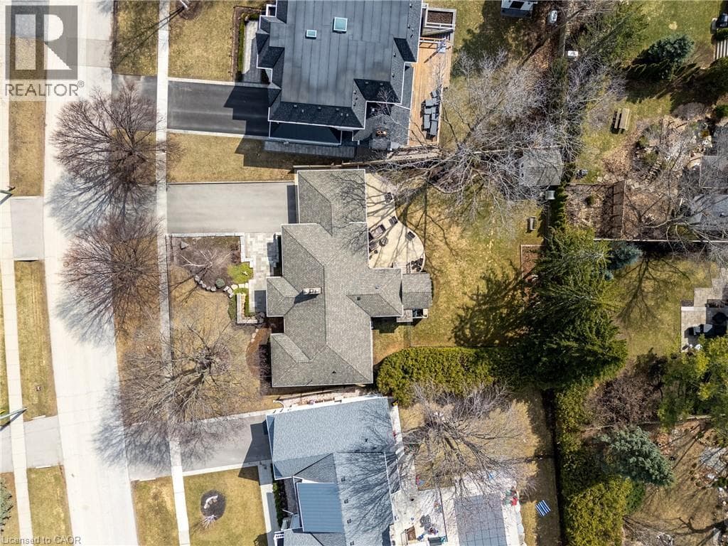 262 OAKWOOD Crescent photo 4