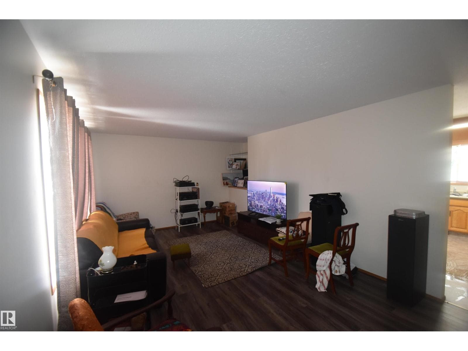 4706 45 ST — photo 5