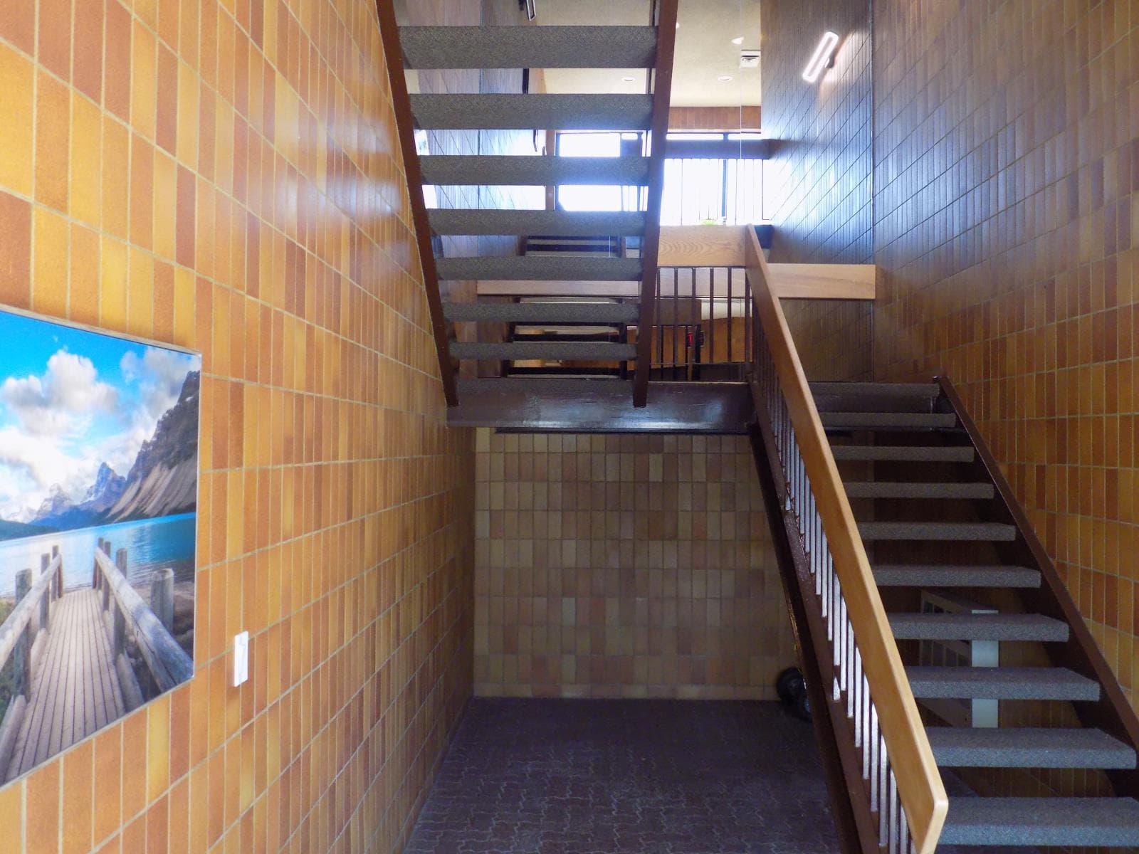 5108  50 Avenue photo 2