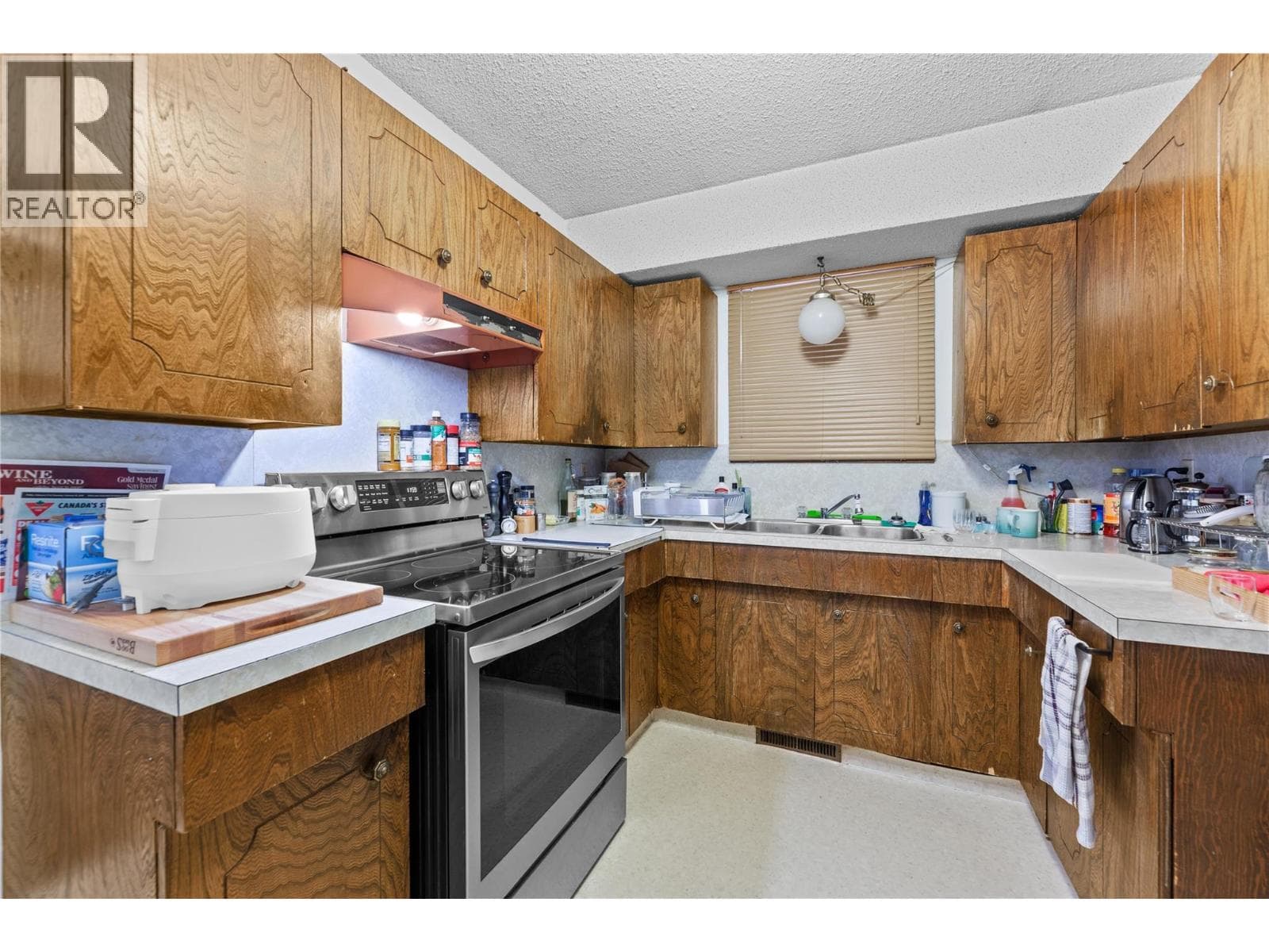 530-540 Hollywood Road N photo 5