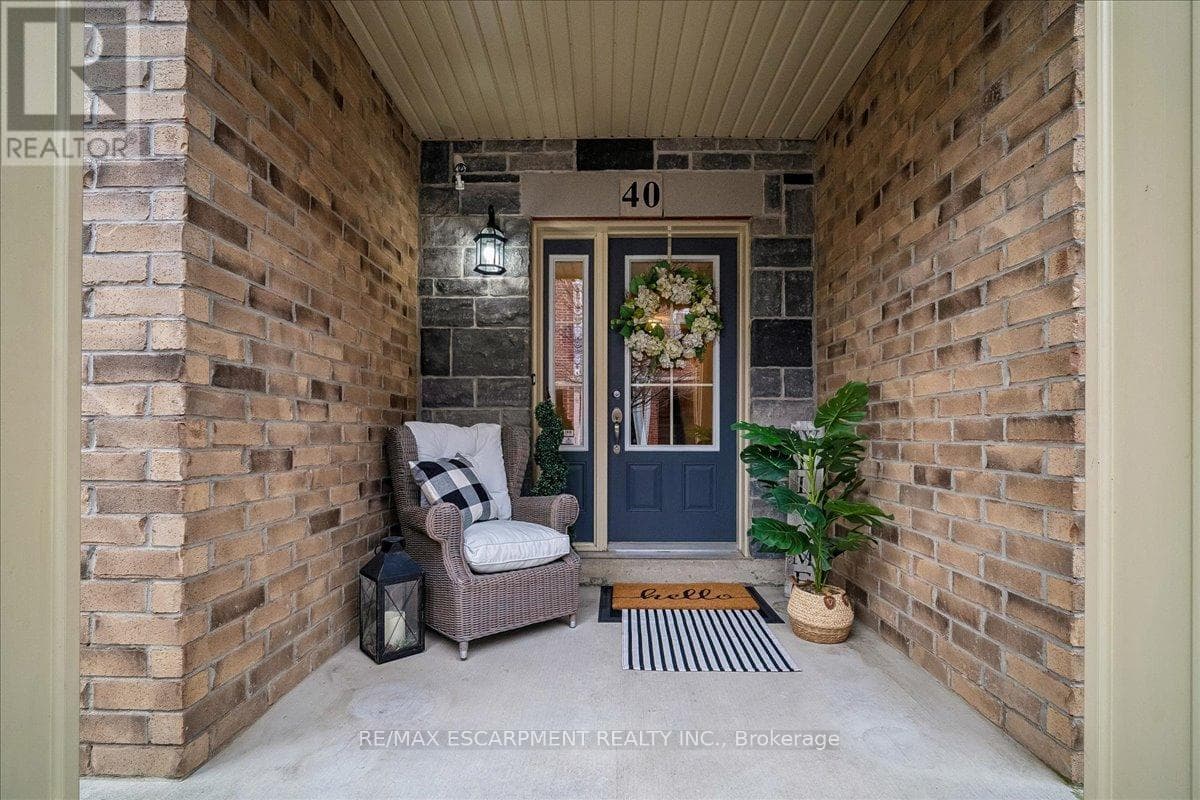 #40 - 181 PLAINS ROAD W photo 2