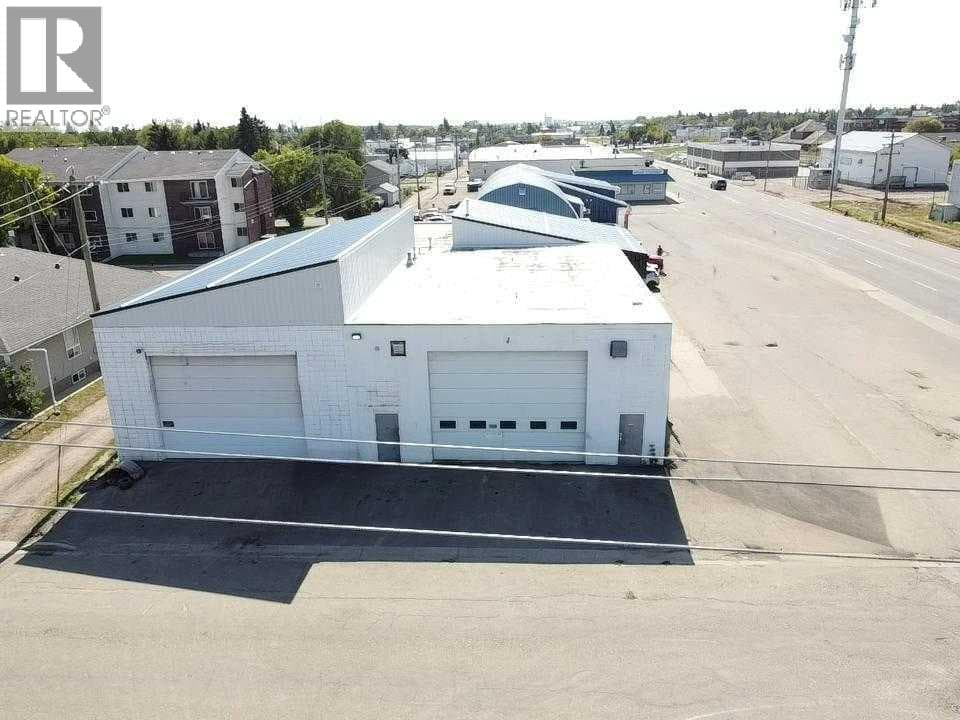 5305 49 Street photo 3