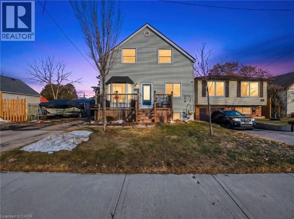 420 WAVERLY Street photo 3