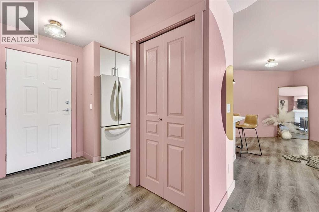 218, 25 Richard Place SW photo 4
