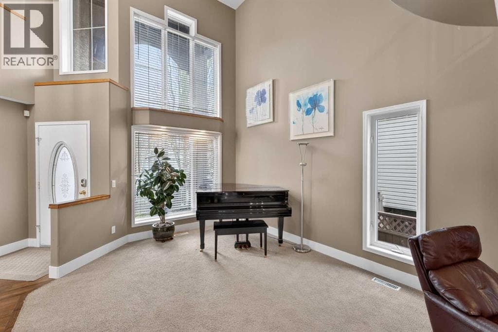 111 Valley Ponds Crescent NW photo 2