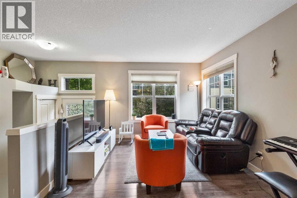 319 Mckenzie Towne Square SE photo 2