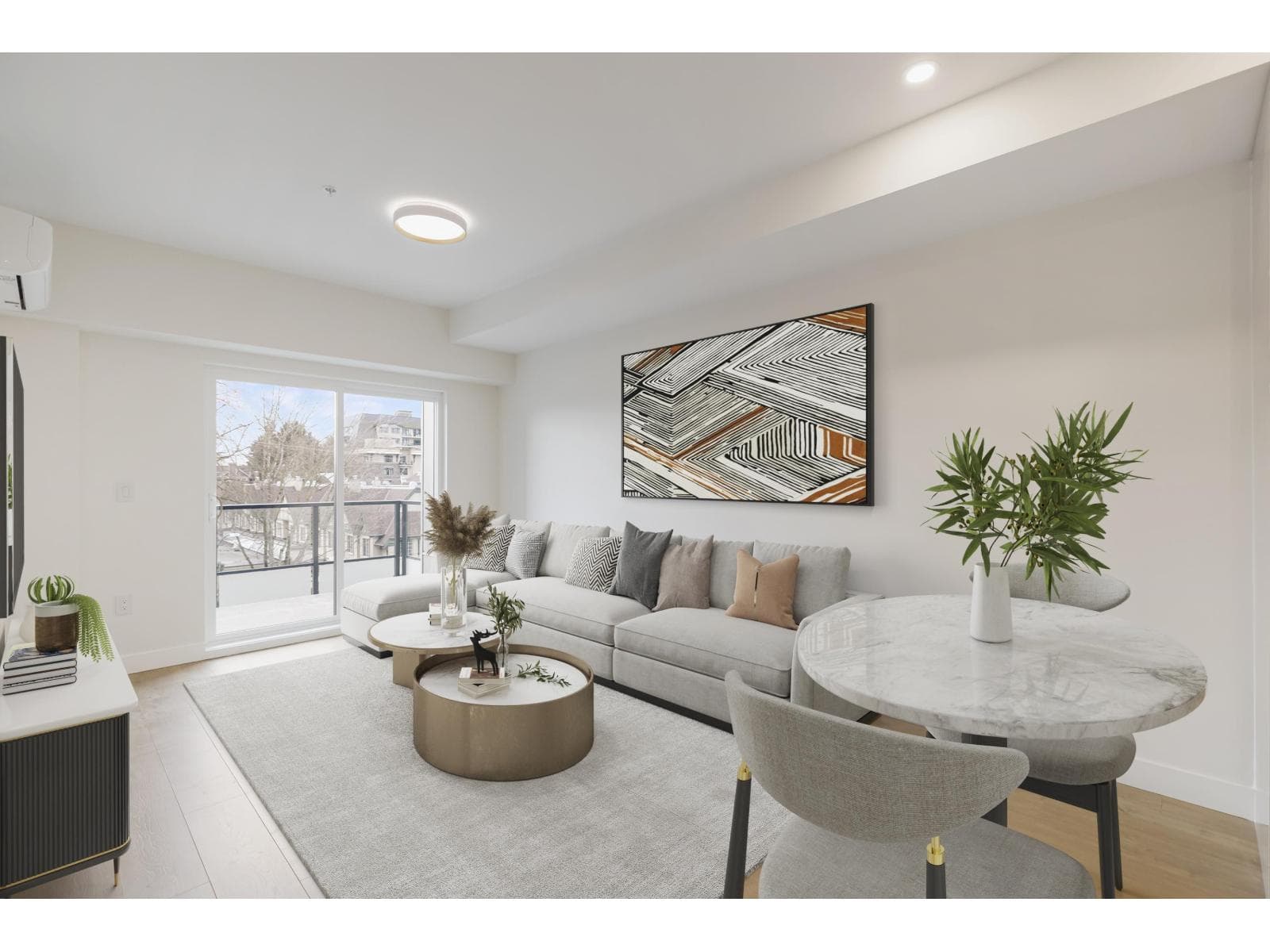 407 15353 17 AVENUE photo 2